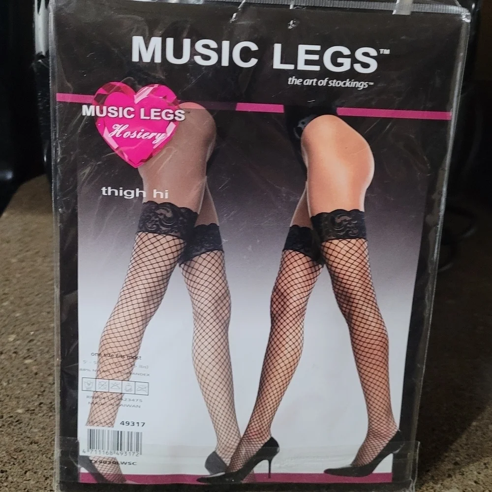 Music Legs - Thigh High Lace and Diamond Pattern Hose‎